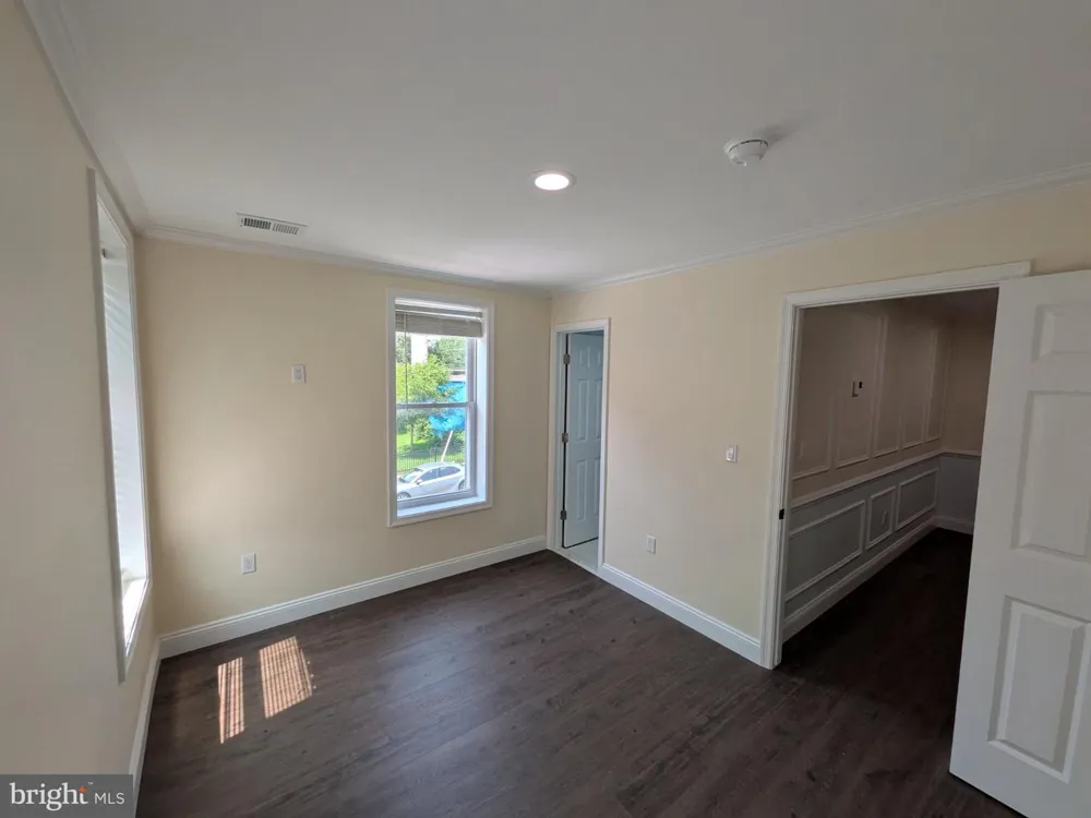 2953 MILES AVENUE Baltimore, MD 21211