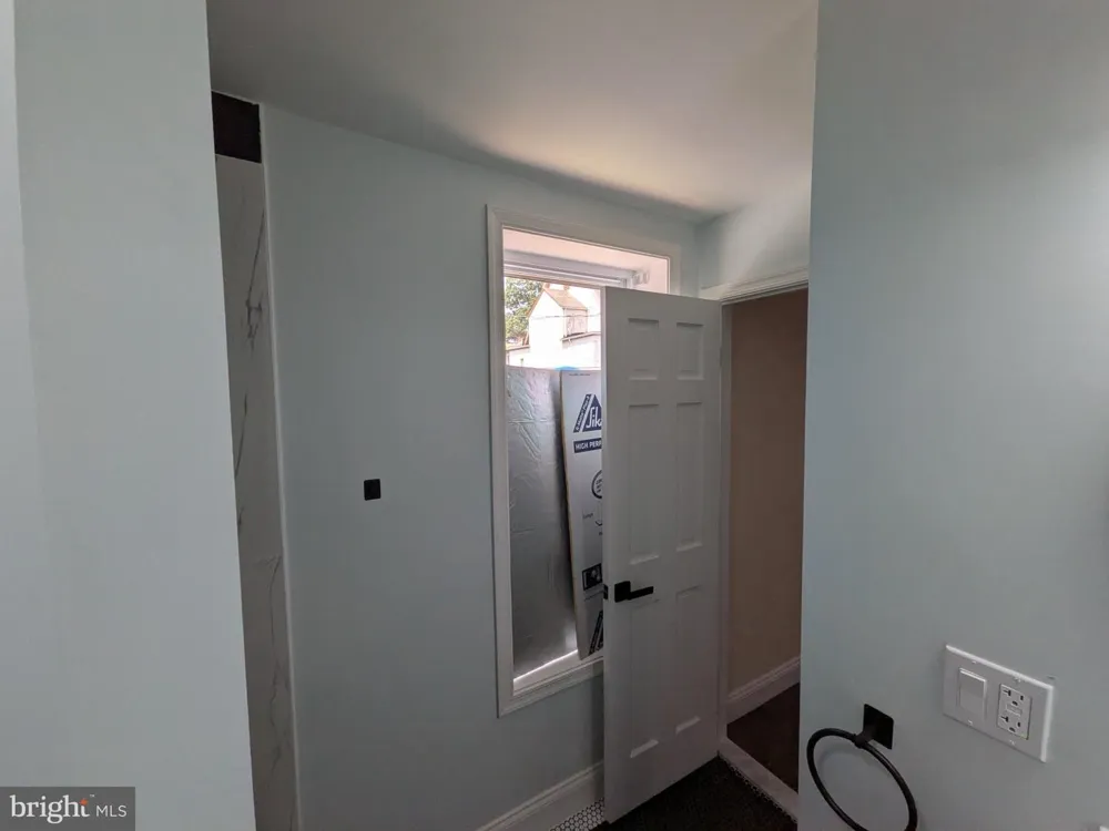 2953 MILES AVENUE Baltimore, MD 21211
