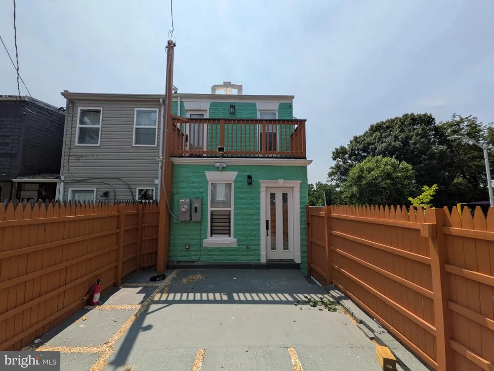 2953 MILES AVENUE Baltimore, MD 21211