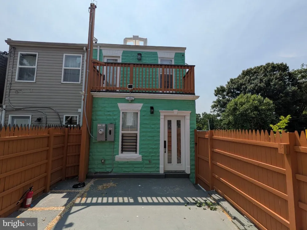 2953 MILES AVENUE Baltimore, MD 21211