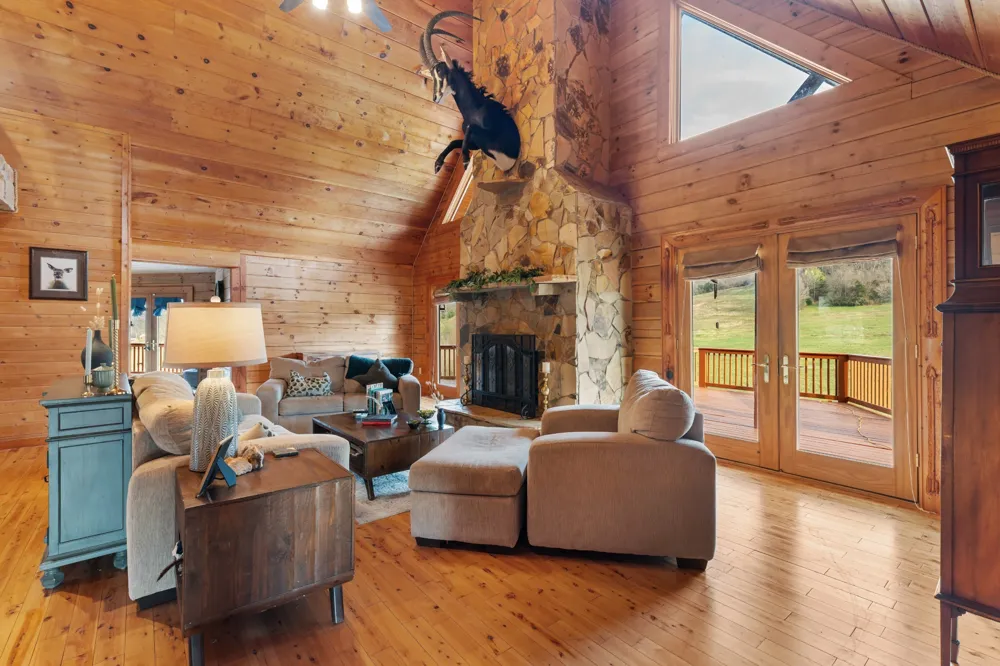 2063 Kennedy Creek Rd Auburntown, TN 37016