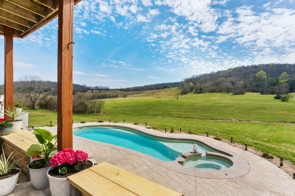 2063 Kennedy Creek Rd Auburntown, TN 37016