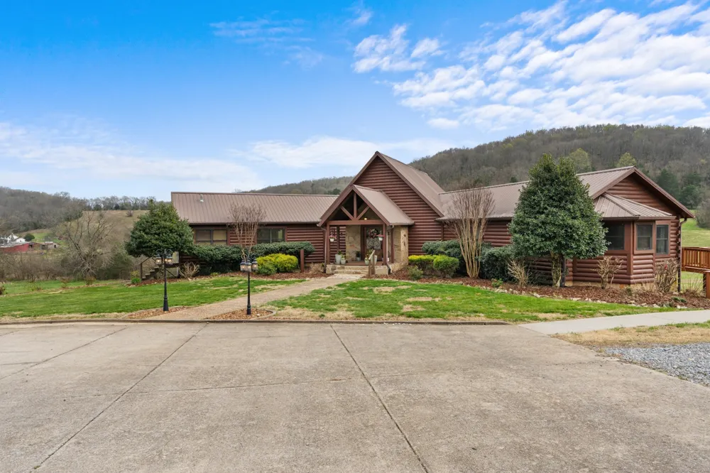 2063 Kennedy Creek Rd Auburntown, TN 37016