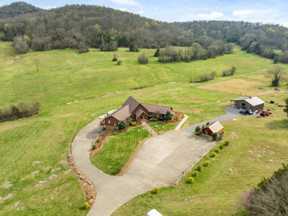 2063 Kennedy Creek Rd Auburntown, TN 37016