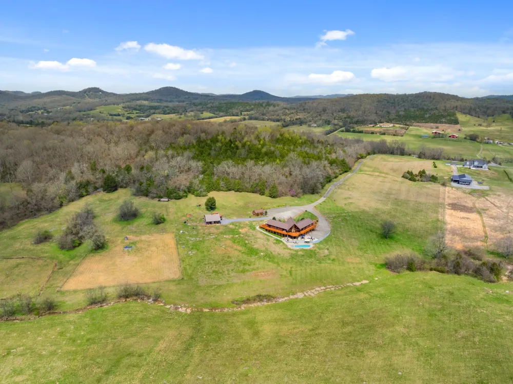 2063 Kennedy Creek Rd Auburntown, TN 37016