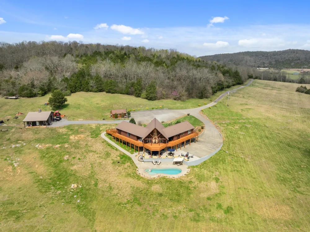 2063 Kennedy Creek Rd Auburntown, TN 37016