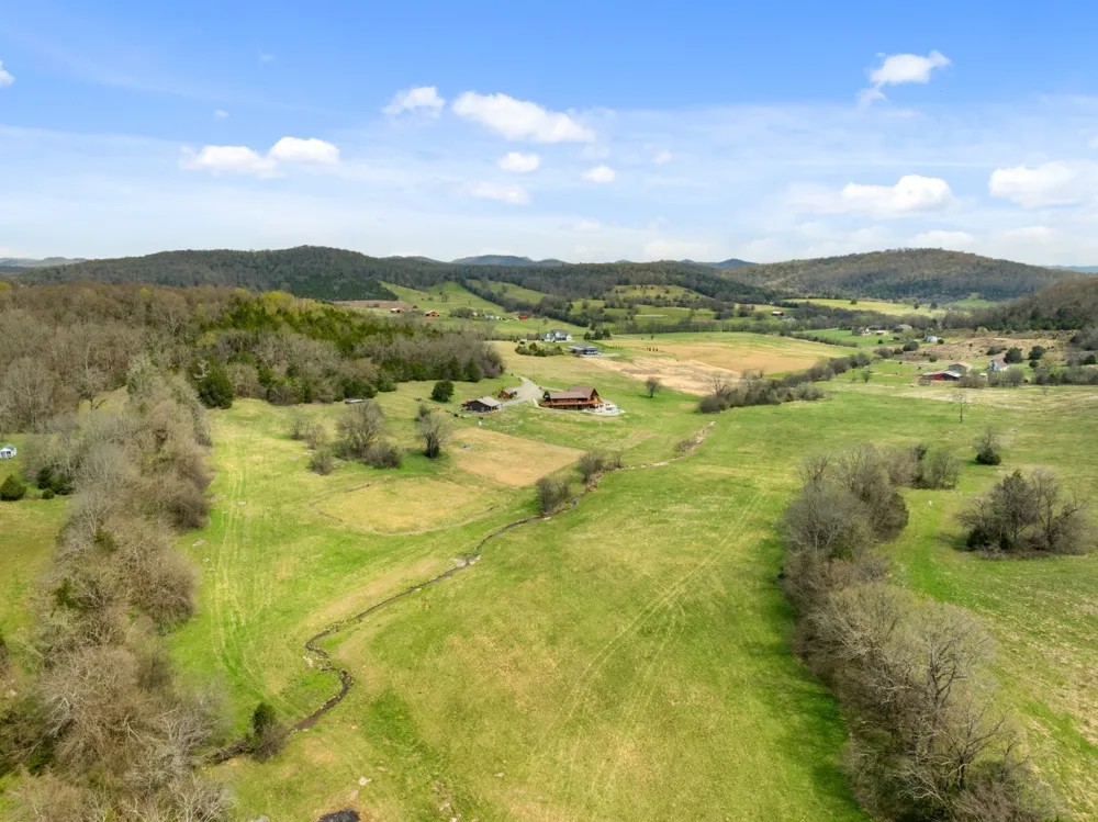 2063 Kennedy Creek Rd Auburntown, TN 37016