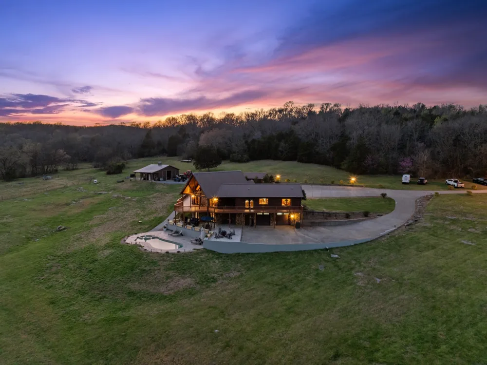 2063 Kennedy Creek Rd Auburntown, TN 37016