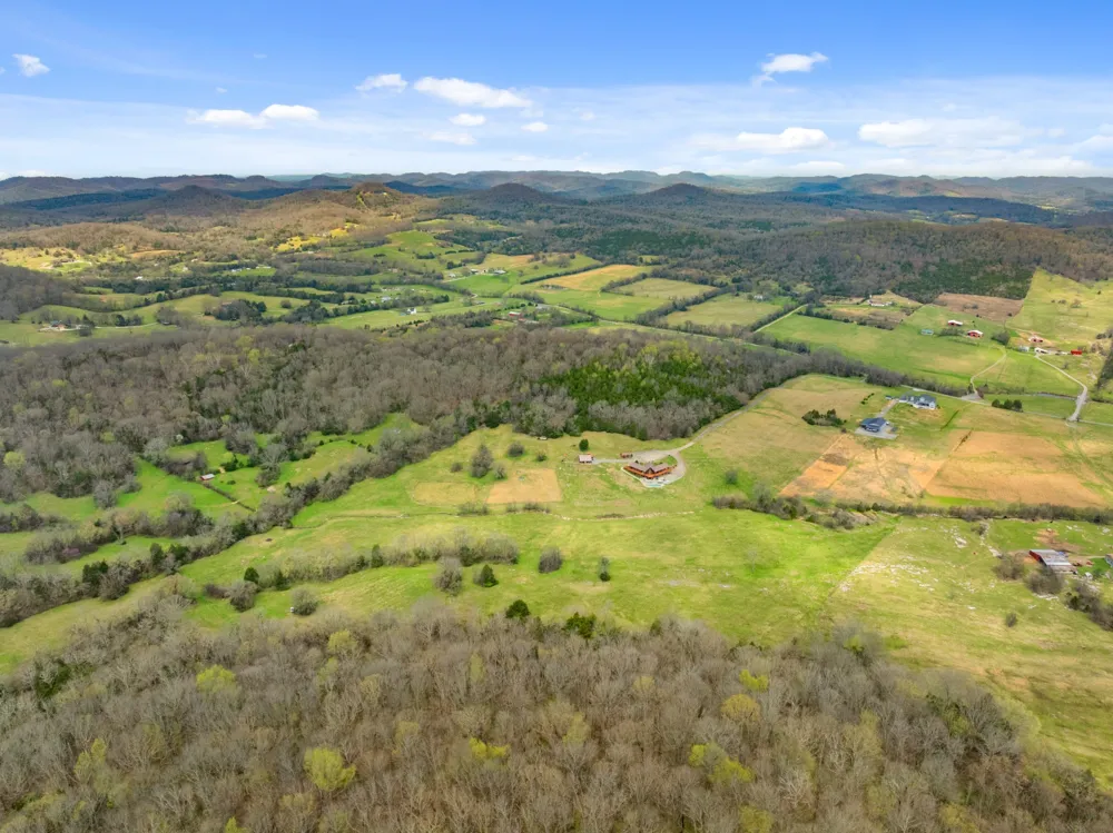 2063 Kennedy Creek Rd Auburntown, TN 37016