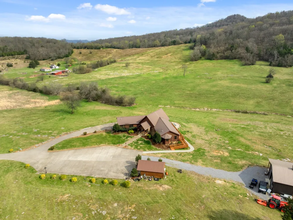 2063 Kennedy Creek Rd Auburntown, TN 37016