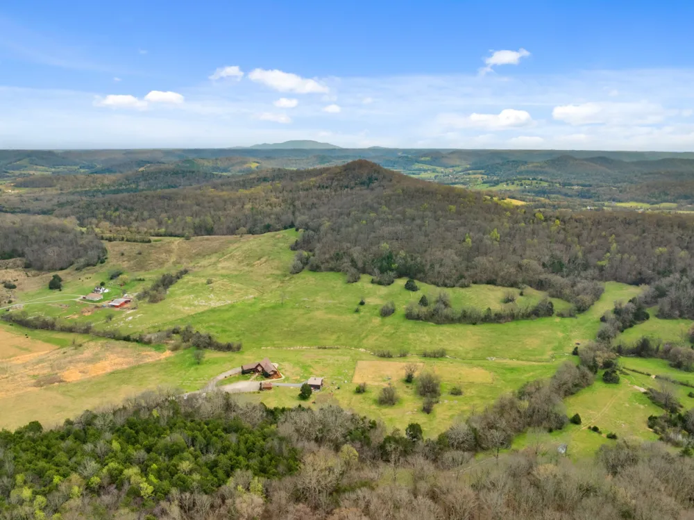 2063 Kennedy Creek Rd Auburntown, TN 37016