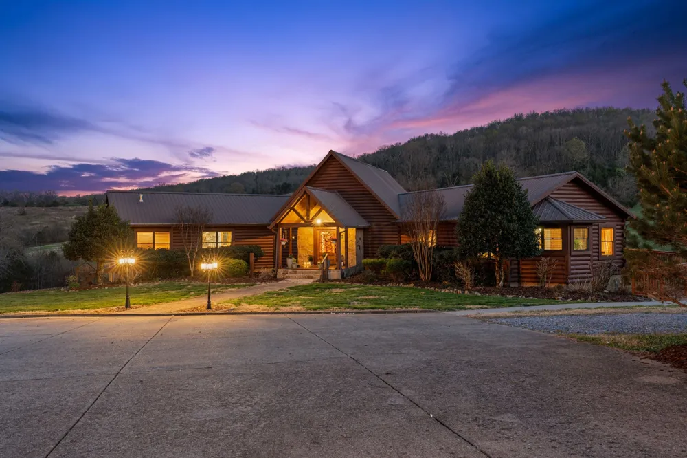 2063 Kennedy Creek Rd Auburntown, TN 37016
