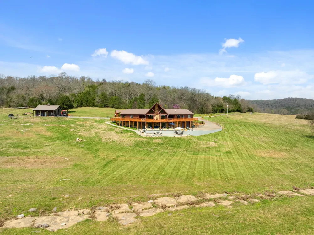 2063 Kennedy Creek Rd Auburntown, TN 37016
