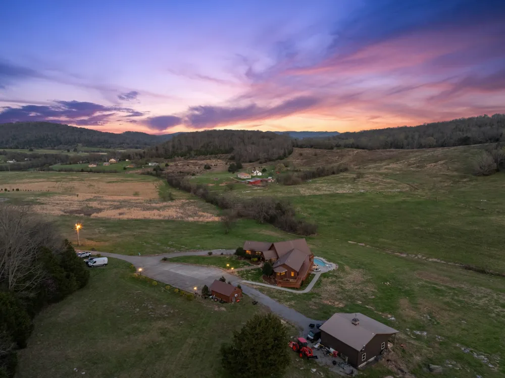 2063 Kennedy Creek Rd Auburntown, TN 37016