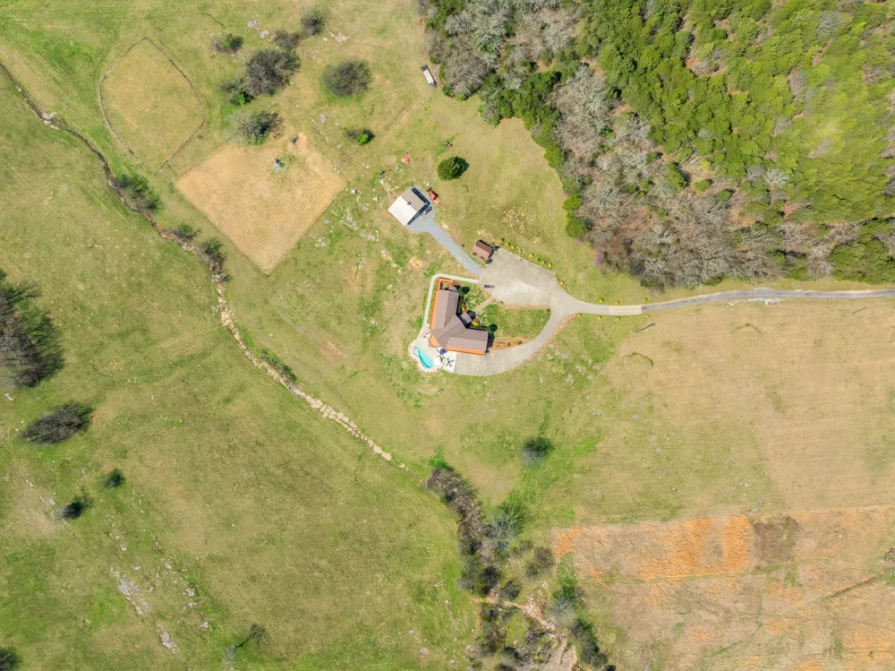 2063 Kennedy Creek Rd Auburntown, TN 37016