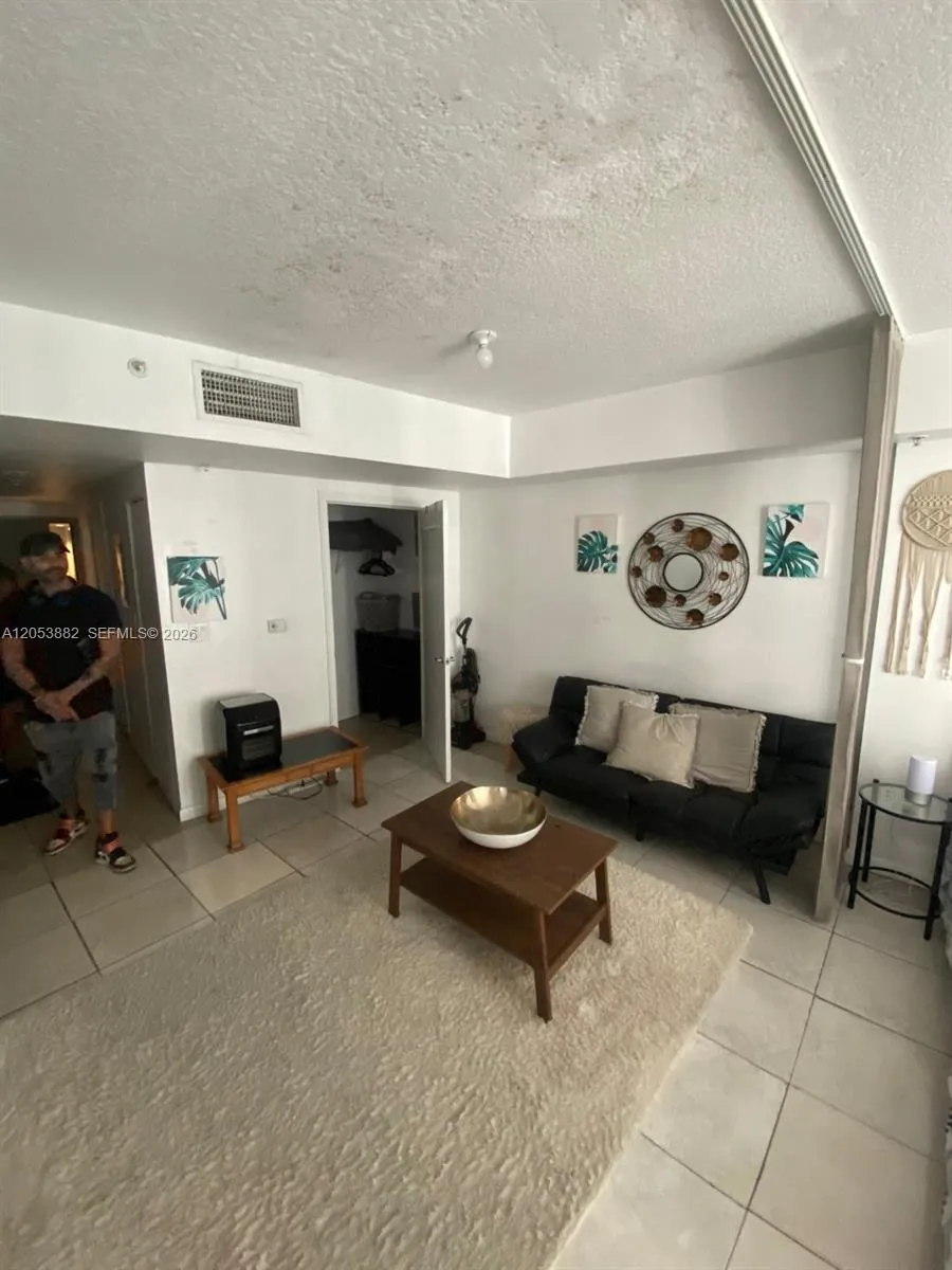 1750 Bayshore Dr #1707 Miami, FL 33132