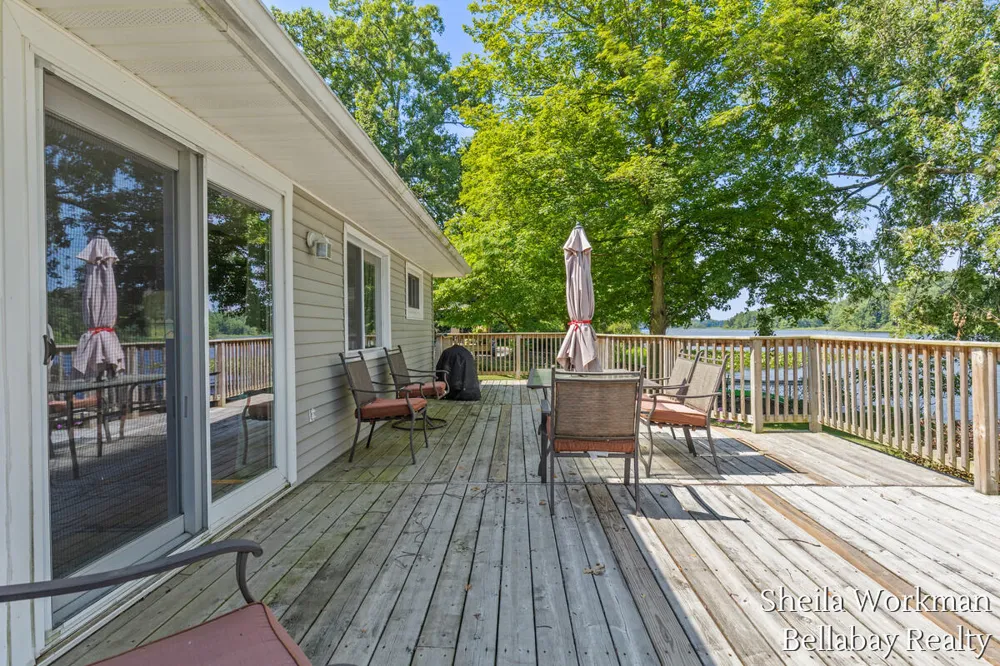 305 Clear Lake Drive Dowling, MI 49050