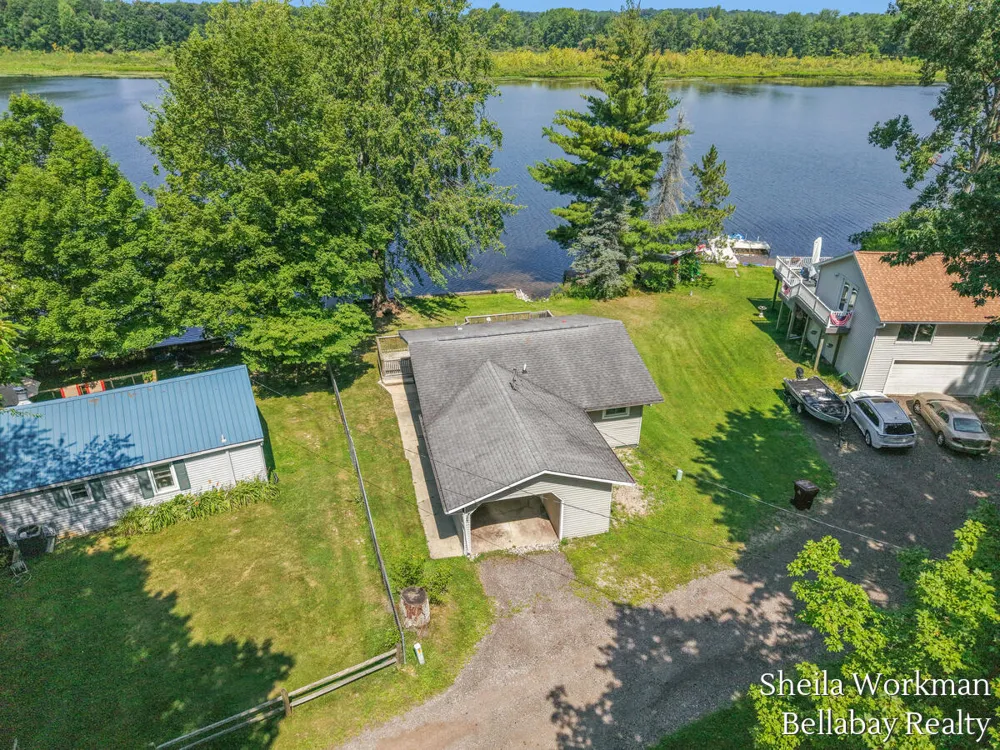 305 Clear Lake Drive Dowling, MI 49050