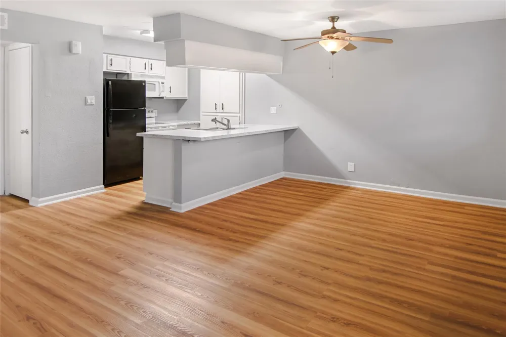 211 W F STREET #211 La Porte, TX 77571