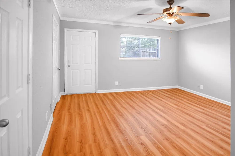 211 W F STREET #211 La Porte, TX 77571