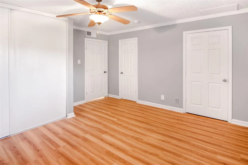 211 W F STREET #211 La Porte, TX 77571