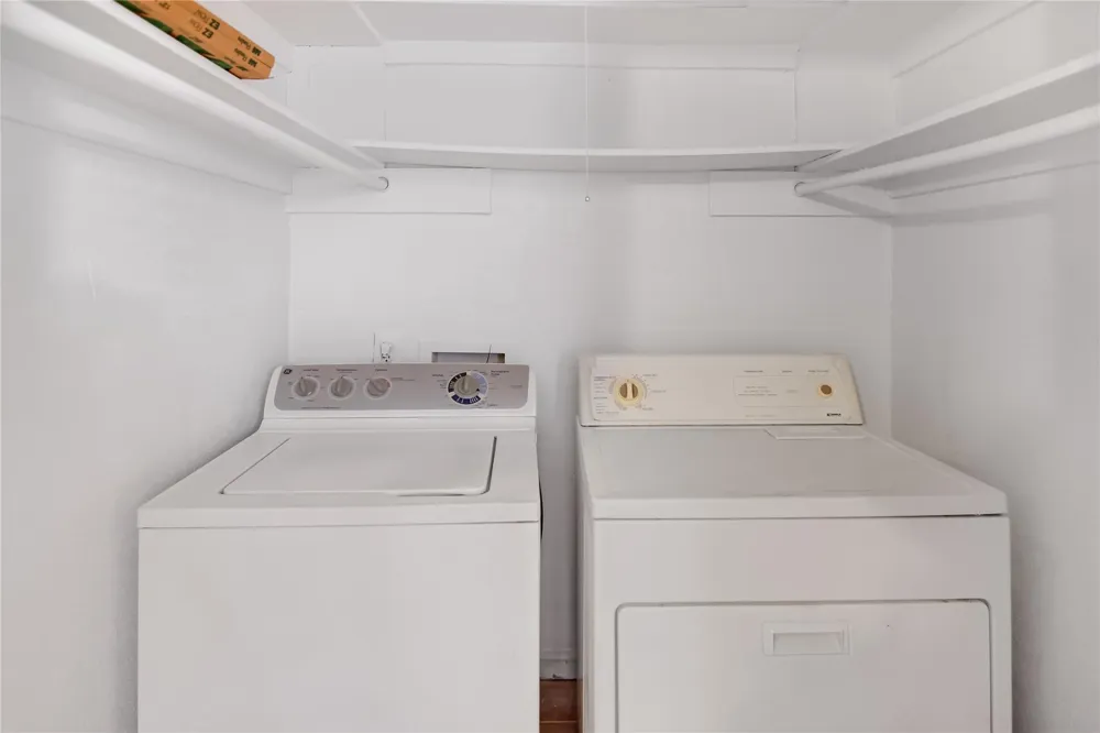 211 W F STREET #211 La Porte, TX 77571