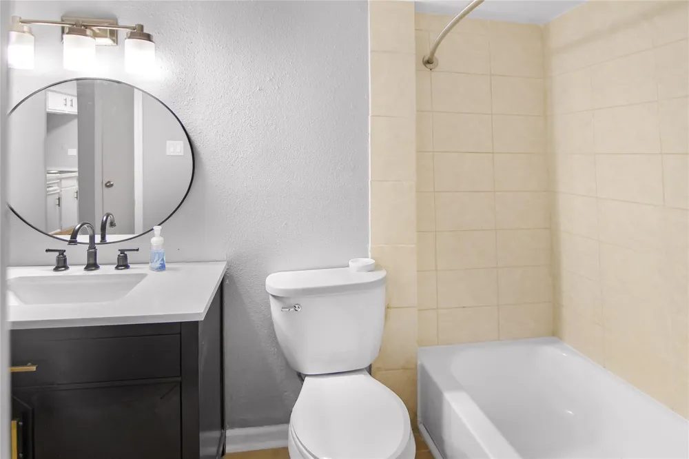211 W F STREET #211 La Porte, TX 77571