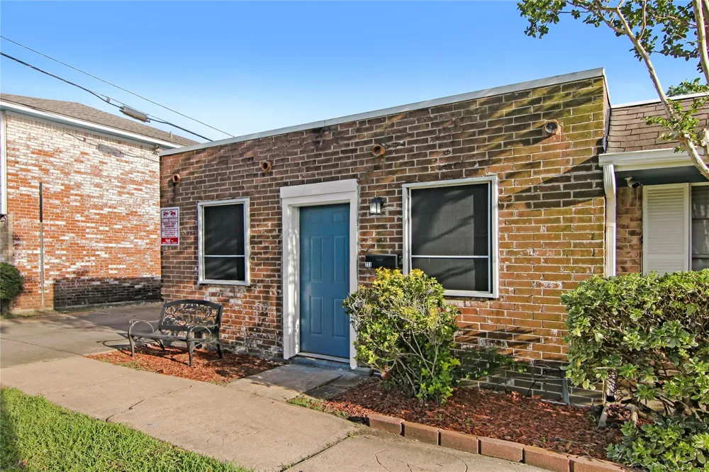 211 W F STREET #211 La Porte, TX 77571