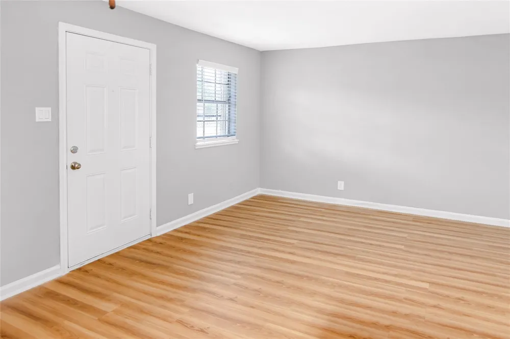 211 W F STREET #211 La Porte, TX 77571