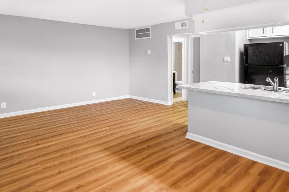 211 W F STREET #211 La Porte, TX 77571