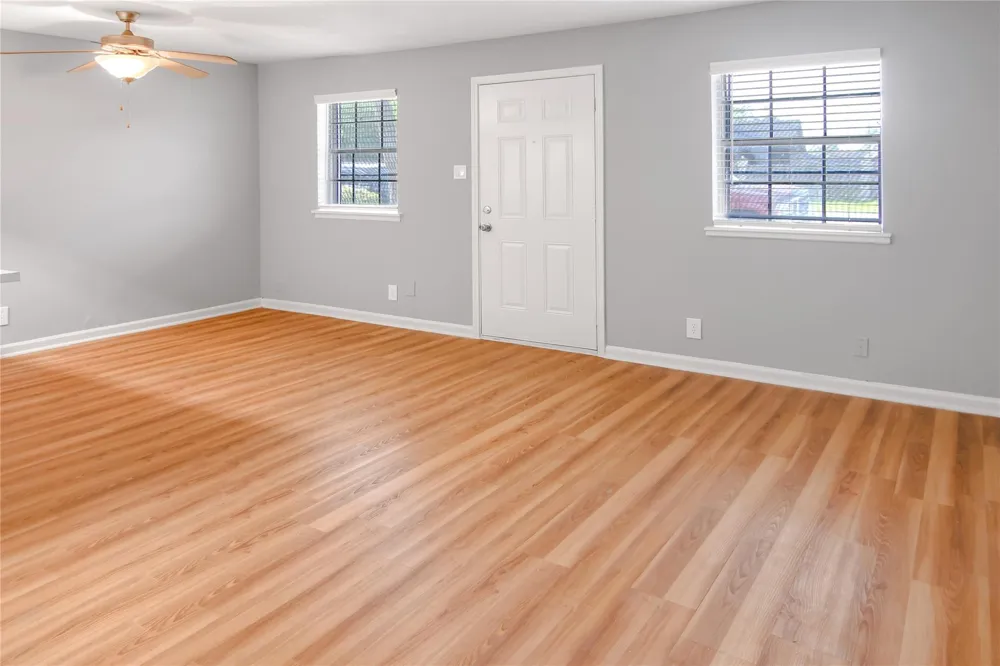 211 W F STREET #211 La Porte, TX 77571