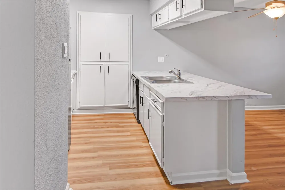 211 W F STREET #211 La Porte, TX 77571