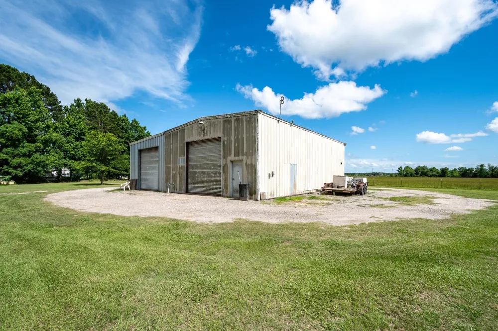 126 County Road 3011 Dayton, TX 77535