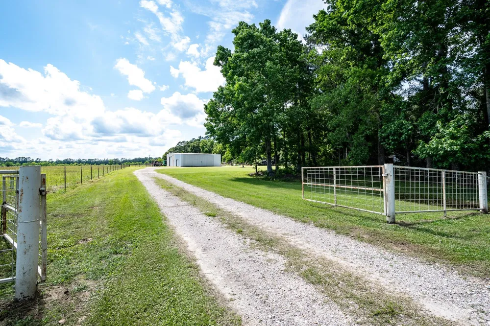 126 County Road 3011 Dayton, TX 77535
