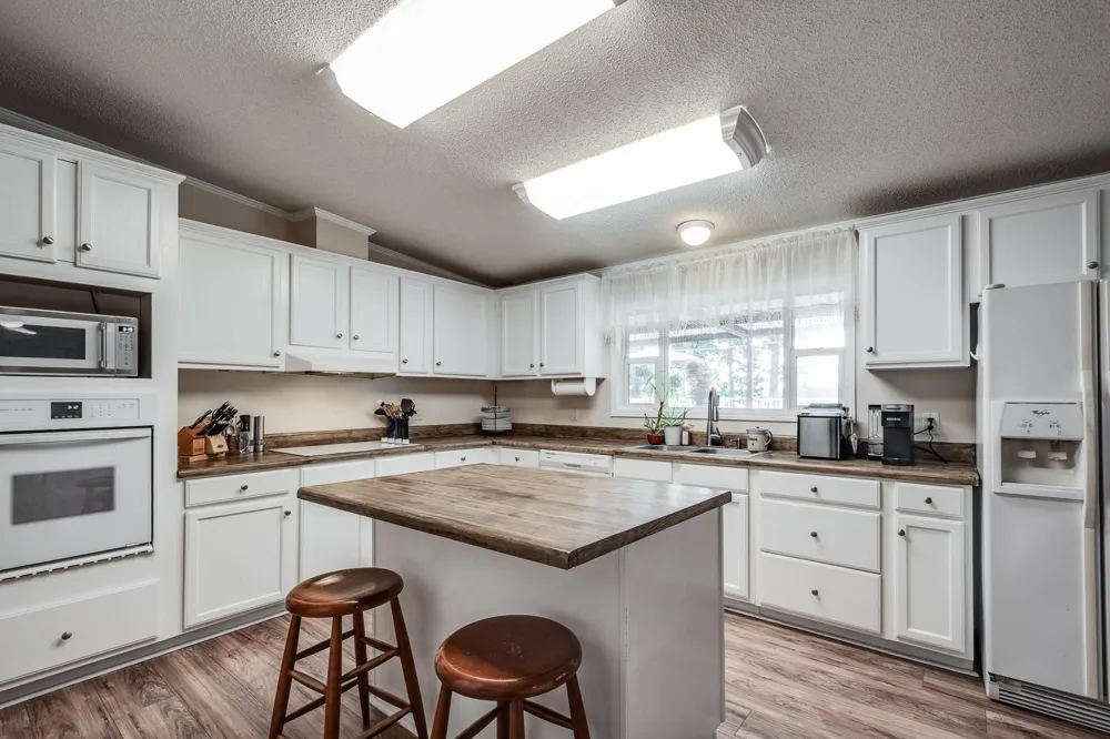 126 County Road 3011 Dayton, TX 77535
