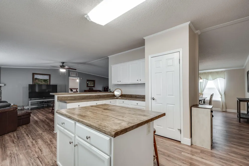 126 County Road 3011 Dayton, TX 77535