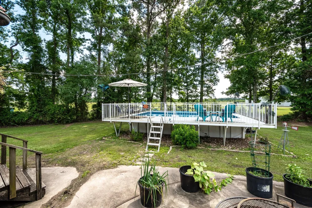 126 County Road 3011 Dayton, TX 77535