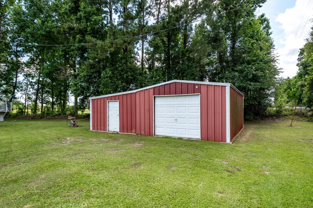 126 County Road 3011 Dayton, TX 77535