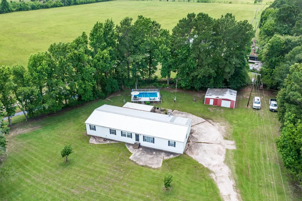 126 County Road 3011 Dayton, TX 77535