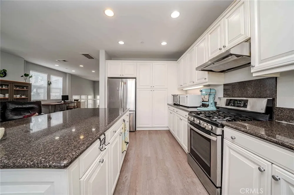 2090 Arnold Fullerton, CA 92833