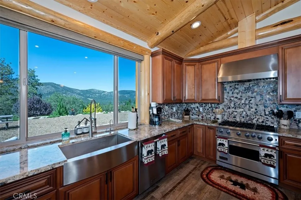 42367 Golden Oak Big Bear Lake, CA 92315