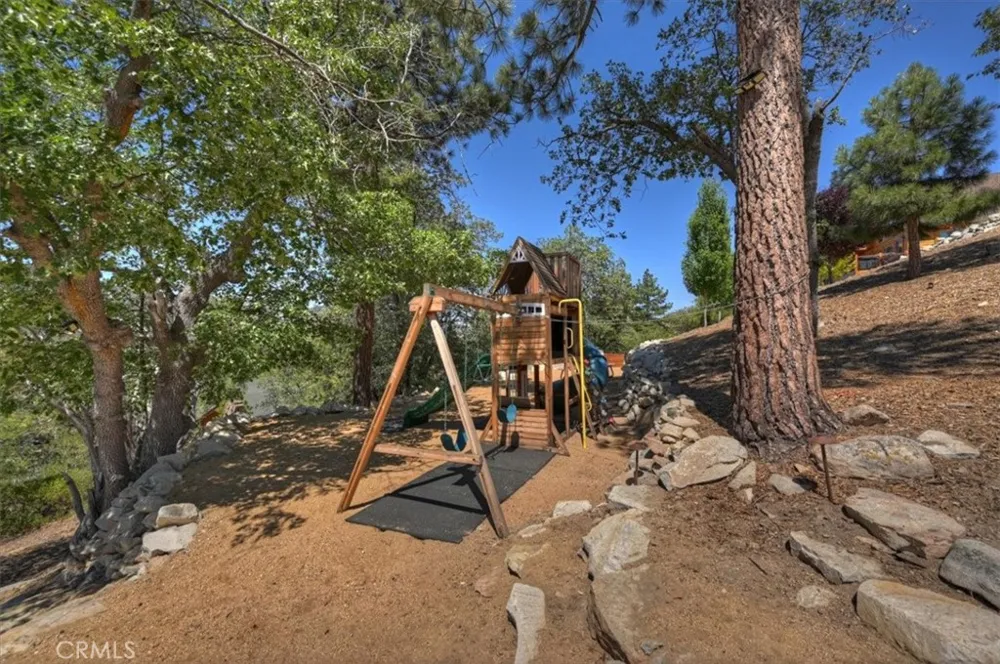 42367 Golden Oak Big Bear Lake, CA 92315