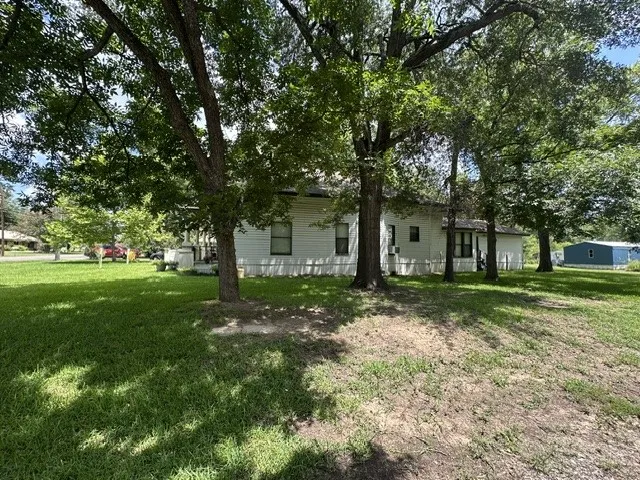 490 E Holley Alba, TX 75410