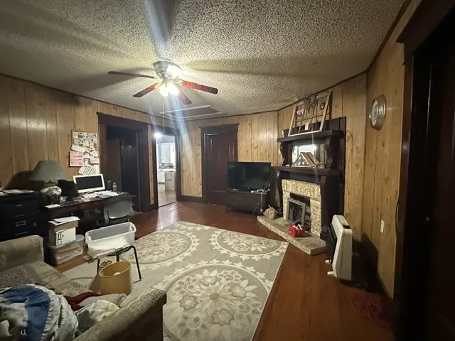 490 E Holley Alba, TX 75410