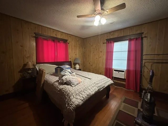 490 E Holley Alba, TX 75410