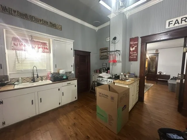 490 E Holley Alba, TX 75410