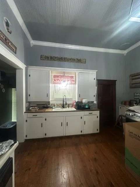 490 E Holley Alba, TX 75410