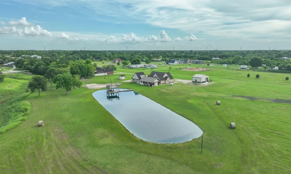 1824 Rymal Road Alvin, TX 77511