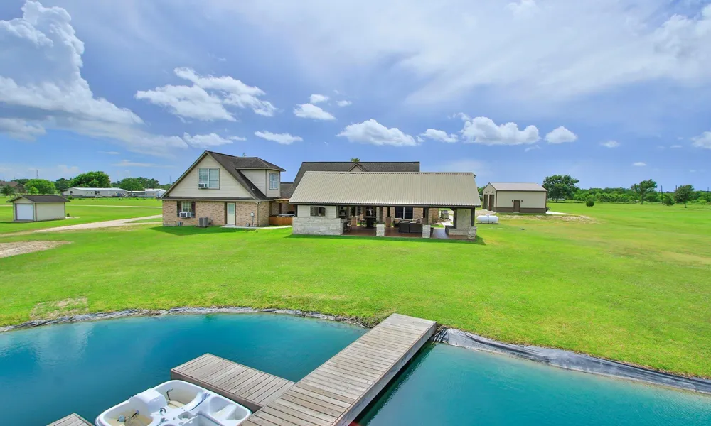 1824 Rymal Road Alvin, TX 77511