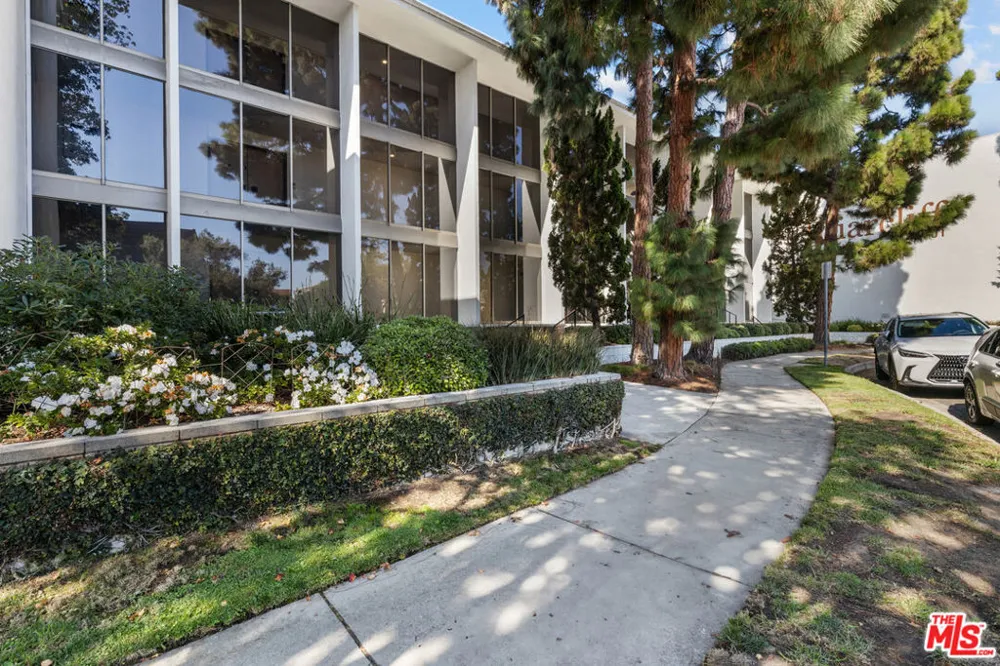 8701 Delgany Avenue #112 Playa del Rey, CA 90293
